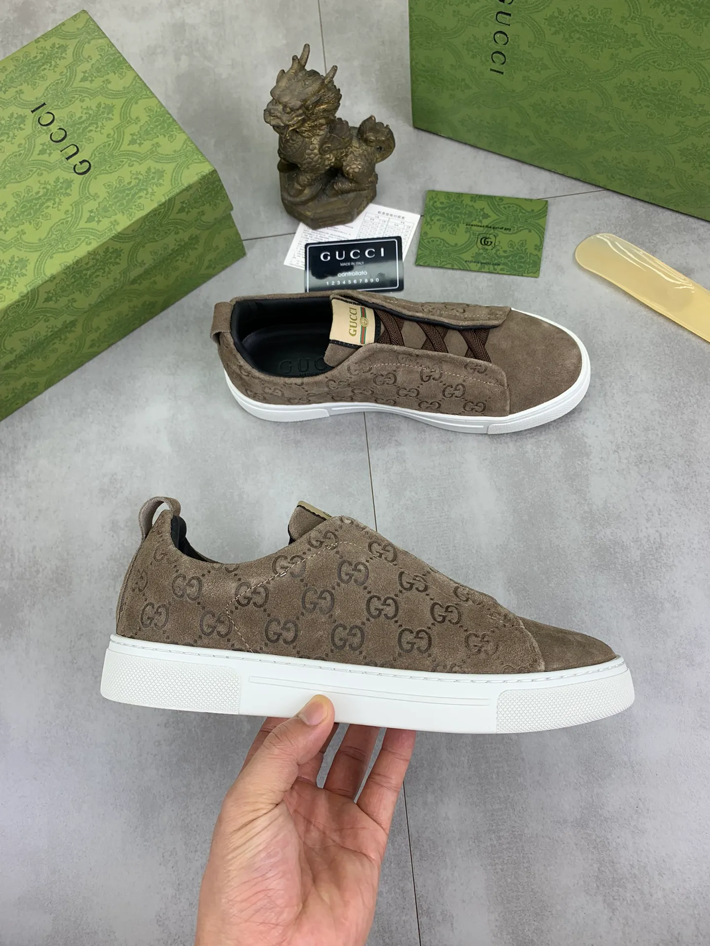 Men's shoes 💰P460💰[New model] (GUCCI) official website's latest 🎁🎁casual and fashionable men's shoes👟, hot style 💥 style is simple and elegant, exclusive for trendy men. Unique official website's latest brand double G elements Original 👑Gucci decoration, fashionable and generous, the fabric is original frosted calfskin✅Full imported sheepskin lining, the official website specifies wear-resistant, lightweight original rubber casual outsole, the classic model is taken in kind at the counter🎬38-44 3⃣️colors available